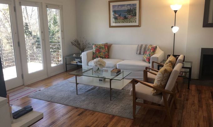 Hay Beach Casa | Frente a la playa, casa de verano renovada en la pintoresca isla