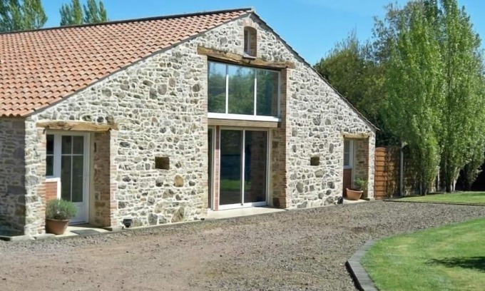 Le Champ-Saint-Pere Cabaña | Casa rústica con piscina privada, jardín amplio y WiFi, cerca de Indian Forest