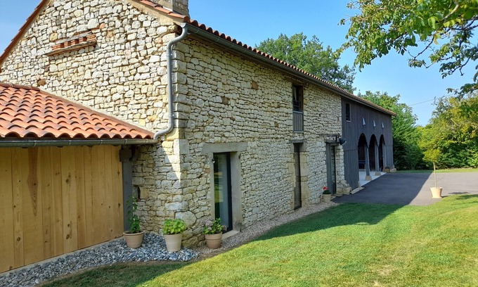 Leobard Casa | Renovated barn between Lot and Dordogne with swimming pool