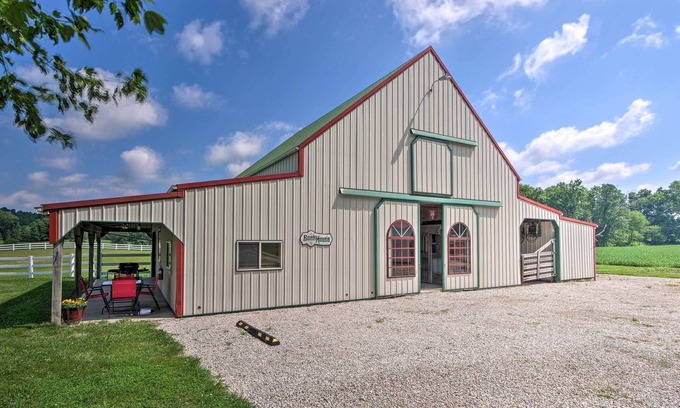 Perrysville Apartamento | Renovated Bunkhouse on 12-Acre Horse Farm!