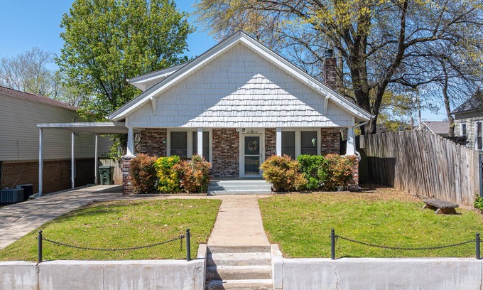 Fort Smith Casa | Renovated Century Home - Spacious 3 Bed, 2.5 Bath: Near Museums and Downtown!
