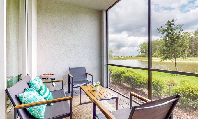 Immokalee Condominio | Renovated condo - pool, golf, & grill access
