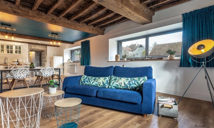 Cenans Cabaña | Casa renovada junto al Ognon con gran jardín y playa privada