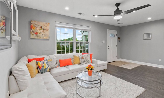 Grenloch Casa | Renovated Oasis/Private Patio & Grill Near Philly