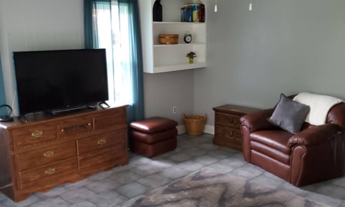 Sellersburg Casa | Bungalow renovado y tranquilo a pocos minutos del centro de Louisville - DERBY