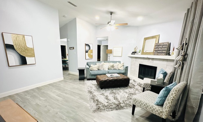 Carrollton Casa | Renovated retreat 5 minutes or less from hospitals, highways, & foodie markets!