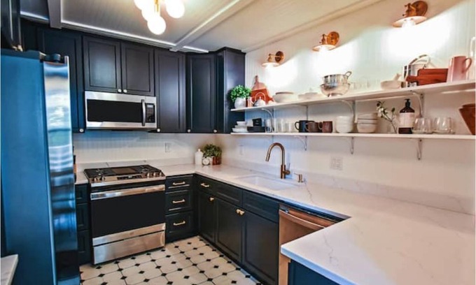 Peoria Heights Casa | Renovated River View in the Heights!