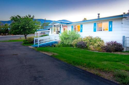 Salmon Casa | Renovated Salmon Refuge