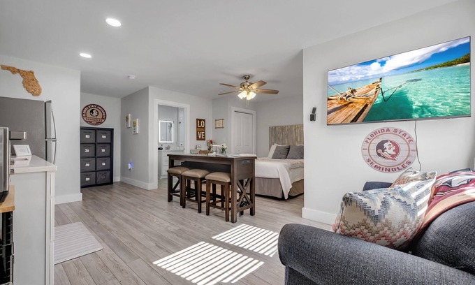 Tallahassee Apartamento | Renovated Studio -Walking distance to FSU/Doak Stadium