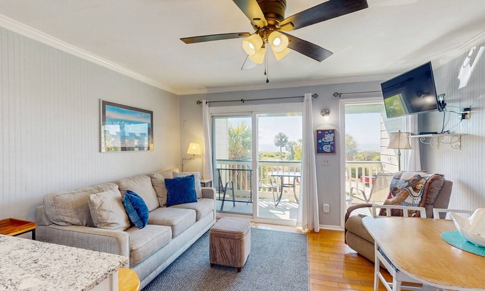 Isle of Palms Villa | Impresionante villa con magníficas vistas al mar, piscina compartida, parrillas y excelente ubicación.