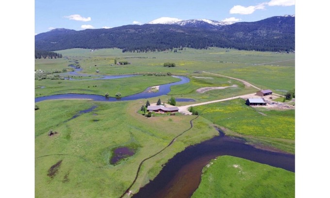 New Meadows Cabina | Rent a 115 acre Ranch-The Lodge at Hotsprings Ranch