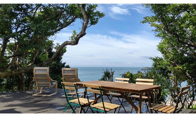 Katsuura Casa | Rental building BBQ Drum bath A house on a hil / Katsuura Chiba