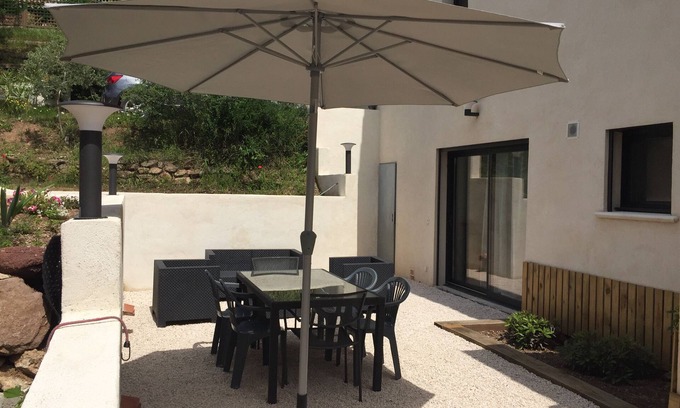 Roquebrune-sur-Argens Apartamento | Alquiler para 4 personas en la planta baja de la villa.