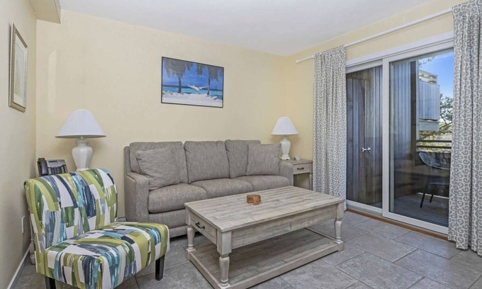 Napeague Apartamento | Repose 1BR Beachside Home|Tennis+PingPong+Pool+PKG