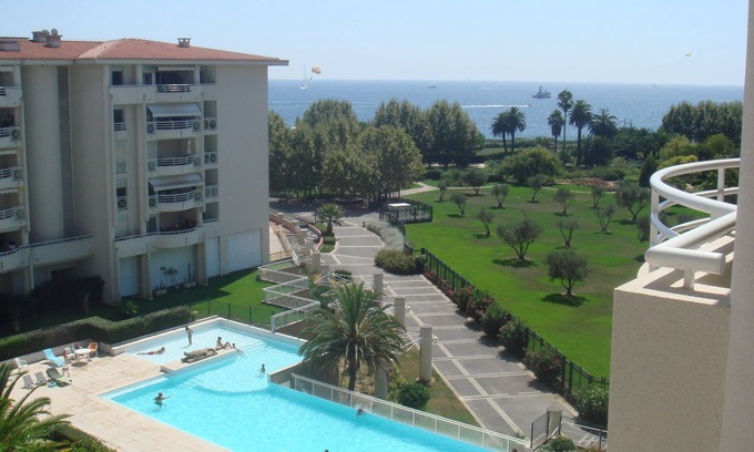 Golfe Juan Apartamento | Residence Antibes les Pins, Derniere Etage, vue mer