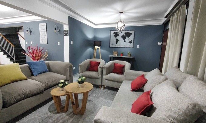 Centro de la ciudad de Mendoza Casa | Residencia hasta 8 personas. Cómoda, súper amplia.