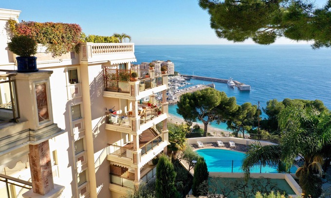 Cap d'Ail Apartamento | Residence Garden Plaza en Mónaco con espléndida piscina con vista al mar y seguridad