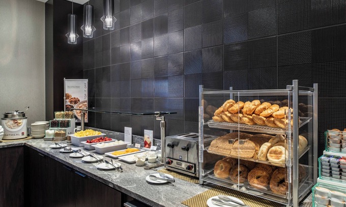 Chelsea Hotel | Residence Inn Boston Logan Airport/Chelsea