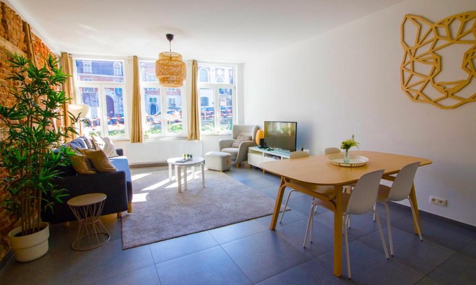 Saint-Laurent Apartamento | Residence Royal Sélys, City-Center - Bike Parking and Outdoor