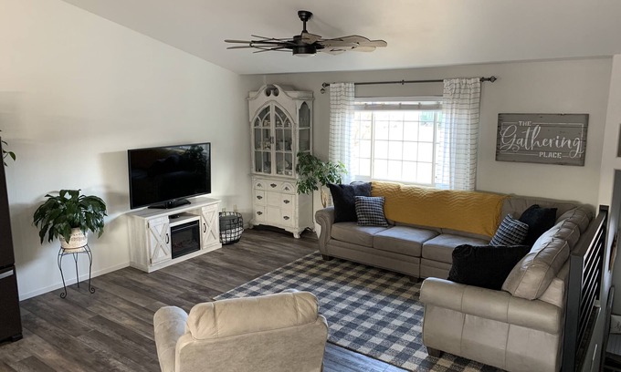 Summerset Casa | Residential Summerset Property with Peloton Bike + Home Gym!