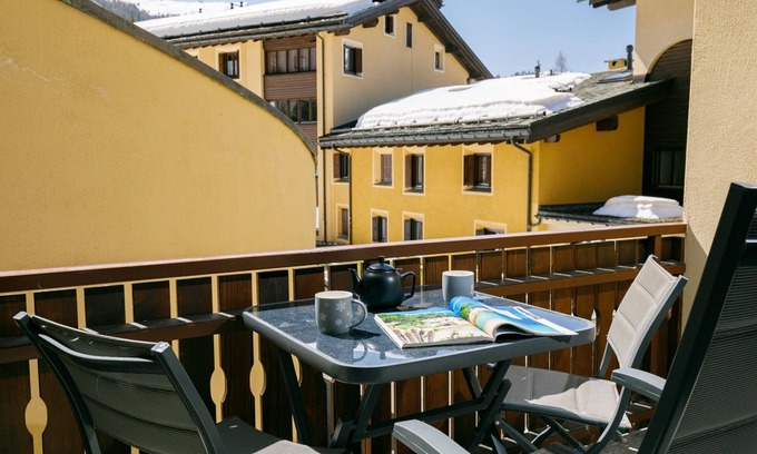 Surlej Apartamento | Residenza Chesa Margun 45-1 by Interhome