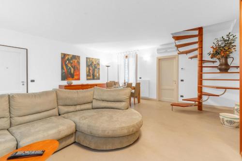 Iseo Apartamento | Residenza degli Ulivi, Green House with Pool at Sassabanek