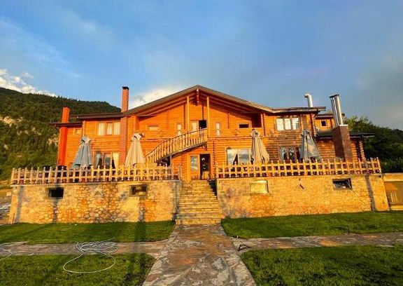 Korce Complejo | Resort Mezini