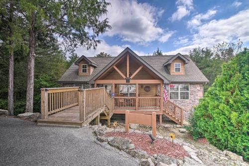 Branson West Casa | Resort Perks! Woodsy Family Retreat Near SDC