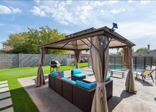 Maryvale Casa | Resort-style home with pool in Phoenix minutes from State Farm Stadium!