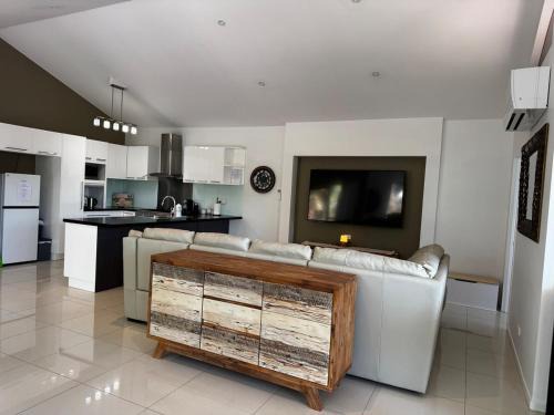 Cashmere Casa | Rest & Relax at The Secret Garden Getaway