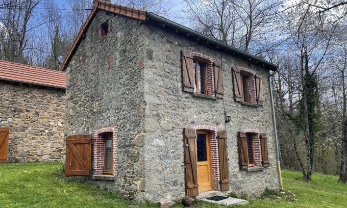 Chatel-Montagne Casa | Retraite Naturelle à Châtel-Montagne avec Vue Imprenable - FR-1-489-447