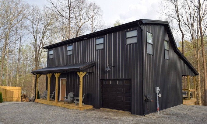 Nancy Casa | Retreat: Hot Tub & Huge Deck!