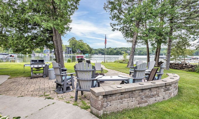 Plymouth Casa | Perfecto para la Ryder Cup - 19 millas al oeste en el hermoso Crystal Lake