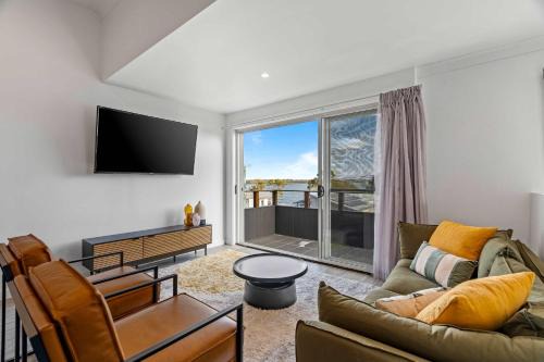 Buff Point Apartamento | Retro Lake Vista By Coast Hosting