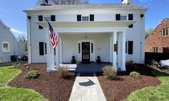 Lynchburg Casa | Retro Modern Restored 1930's-Home Near Downtown Lynchburg & LU