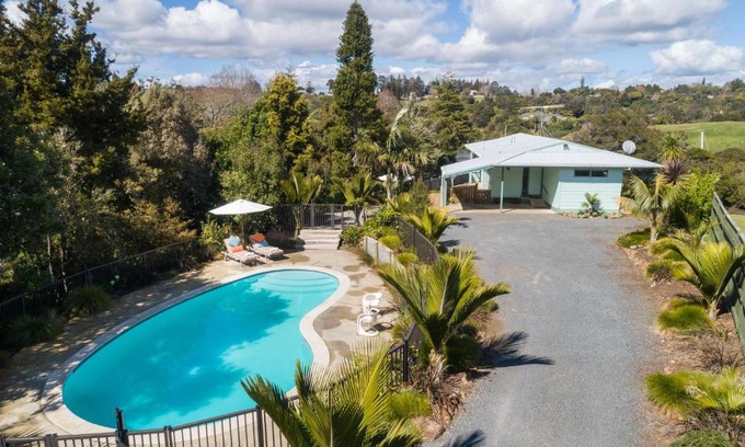 Kerikeri Casa | Retro River Retreat - Kerikeri Holiday Home