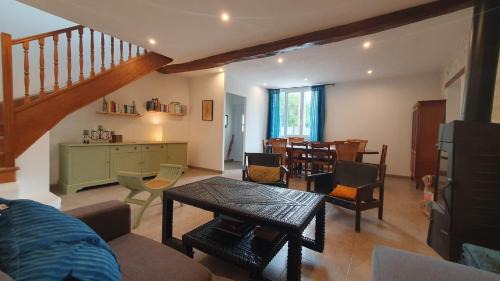 Lucy-sur-Cure Casa | Retrouvailles de famille et amis 3 étoiles