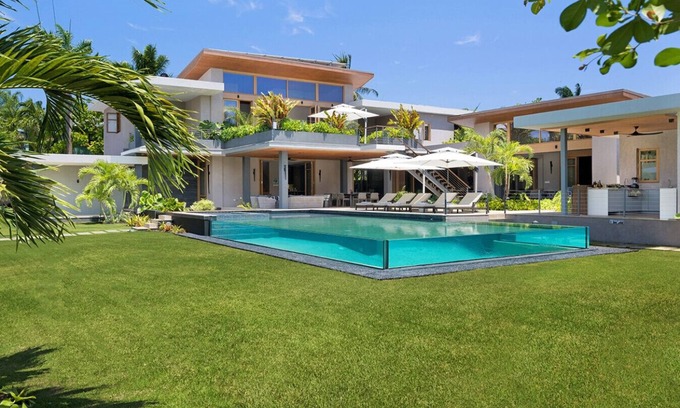 Mammee Bay Villa | Reverie- Stunning 5BR Villa w/ Chef, Pool, Gym & Beach Access in Old Fort Bay
