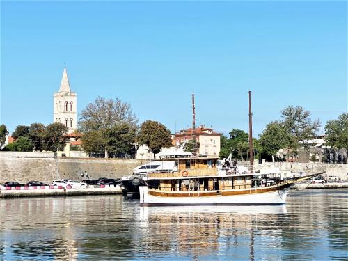 Zadar Old Town Alquiler De Eote | Rhythm Floating Hostel - Zadar