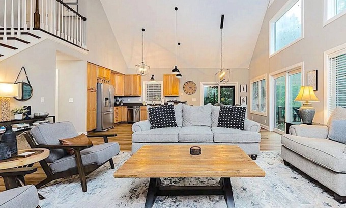 Roseland Casa | Ridge Retreat @ Wintergreen!