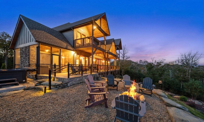 Sugar Mountain Casa | Ridgetop Views from Sugar Mountain-Scenic Solitude