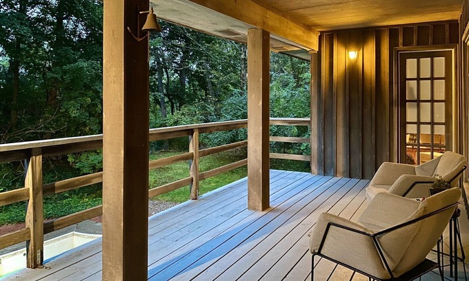 Poughkeepsie Casa | Ridgetop Wooded Retreat: 90 mins from NYC