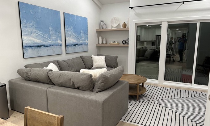Garden City Condominio | Right on the Beach - Ideal beach resort - two minute walk to beautiful Bear Lake