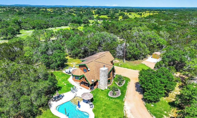 Blanco Casa | Log Cabin Living in Blanco - ¡Ahora con PISCINA CLIMATIZADA! (se aplica tarifa si se solicita calefacción