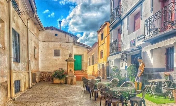 Santa Eulalia Bajera Cama Y Desayuno | Riojania Heredad - Habitación Cuádruple Confort