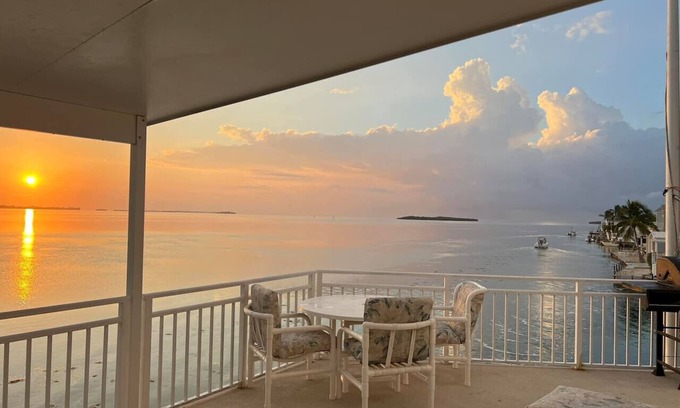 Cutthroat Harbor Estates Casa | Rise And Shine On The Water