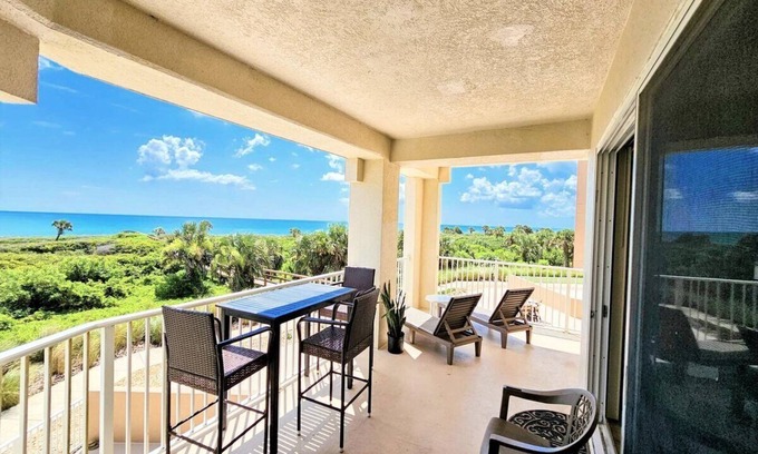 Palm Coast Condominio | Rising Sun 🌅Stunning Oceanfront Ocean View Villa! 3 Beautiful Resort Pools! Beach Front!
