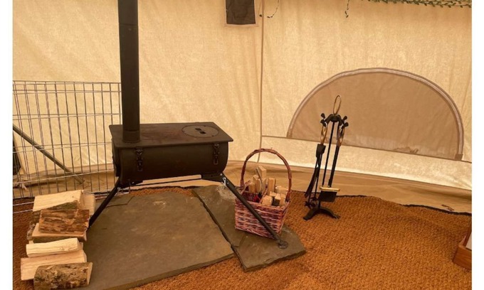 Penally Alquiler De RV | Ritec Glamping, Luxurious Bell tent -own bathroom