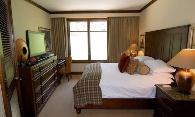 Aspen Complejo | Ritz Carlton Aspen 2-bedroom/2.5 bath resort with WiFi, fitness room, AC