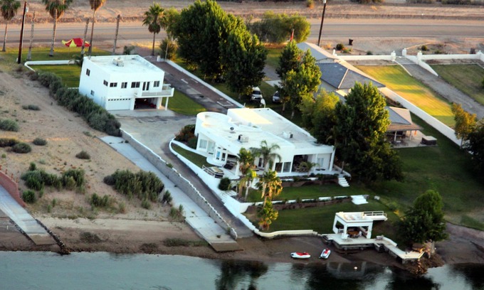 Earp Casa | Casa de huéspedes frente al río con rampa, playa, voleibol y mirador en el agua